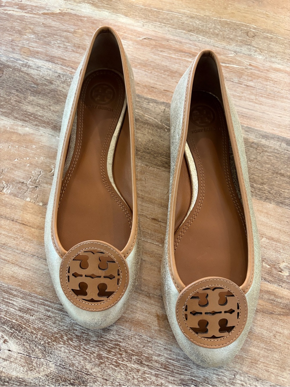 Tory Burch Louisa Ballet Flats Metallic Platinum Gold Blonde Leather Trim 7.5M